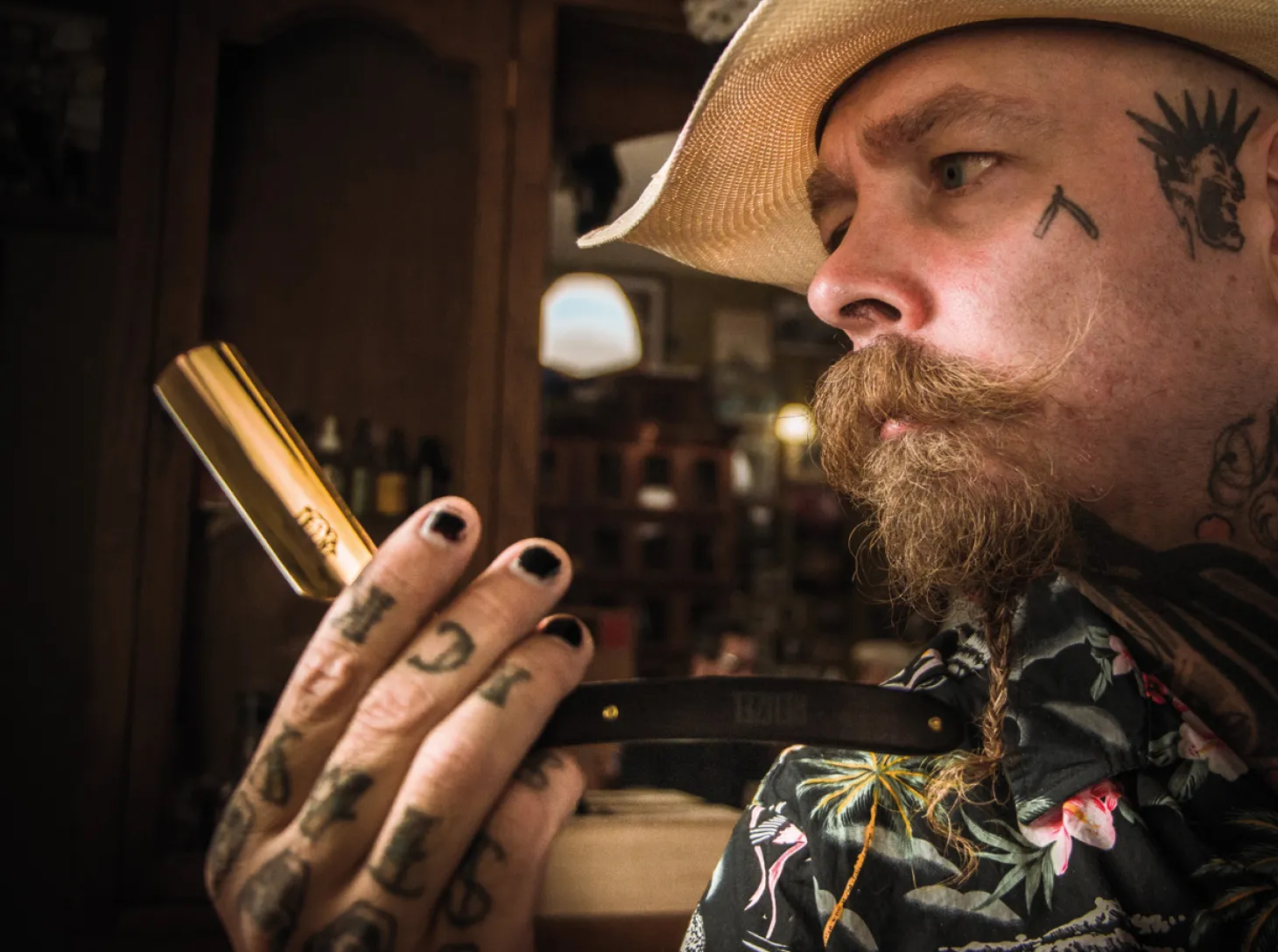 Golden Reuzel Razor Axe