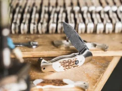 Scout Spearpoint Hirschhorn Damast